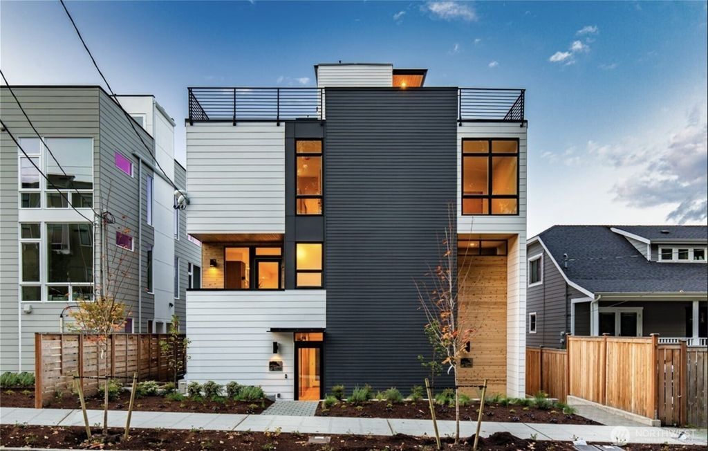 Photo of 126 W Florentia Street #D, Seattle, WA 98119 (MLS # 2433424)