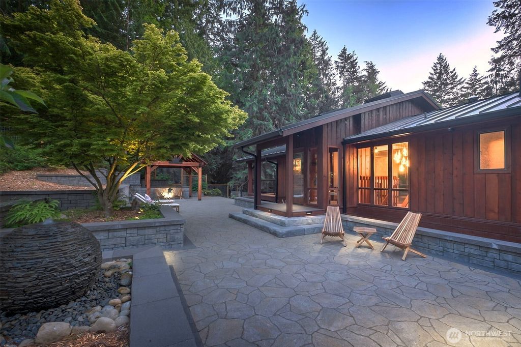 Photo of 14703 255 Avenue SE, Issaquah, WA 98027 (MLS # 2391681)