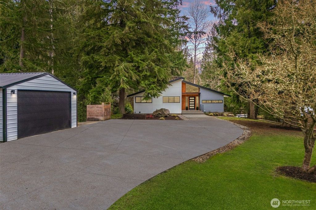 Photo of 19615 SE 320th Street, Kent, WA 98042 (MLS # 2340979)