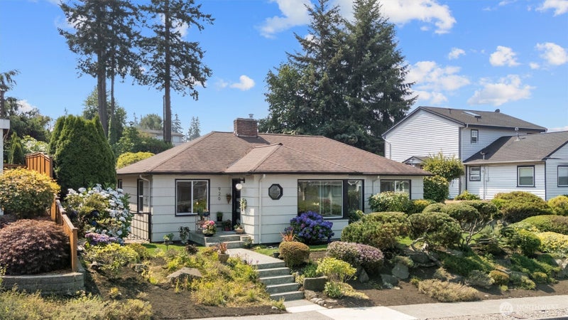 920 Maple Street