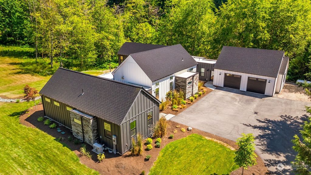 Photo of 4004 SE 287th Avenue, Fall City, WA 98024 (MLS # 2266441)