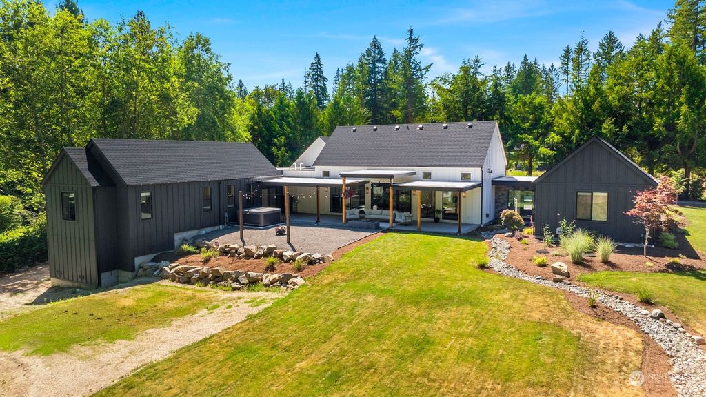 Photo of 4004 SE 287th Avenue, Fall City, WA 98024 (MLS # 2266441)