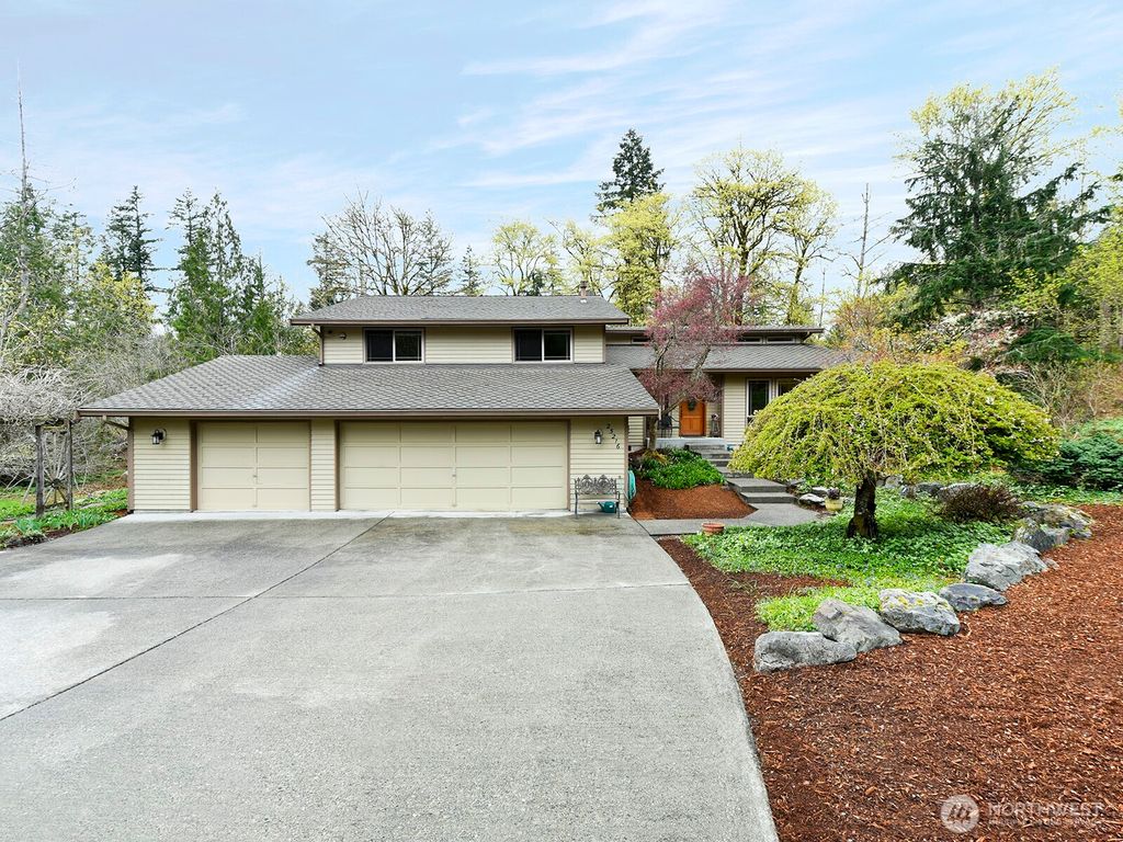 Photo of 25216 238th Avenue SE, Maple Valley, WA 98038 (MLS # 2499684)