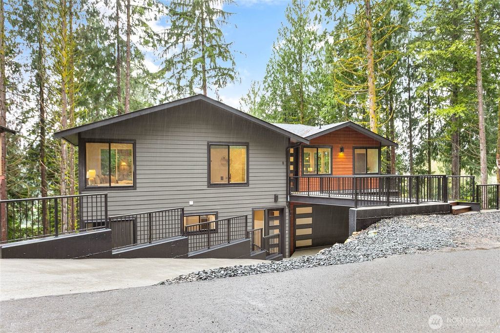 Photo of 8 Valley View Circle, Bellingham, WA 98229 (MLS # 2493360)