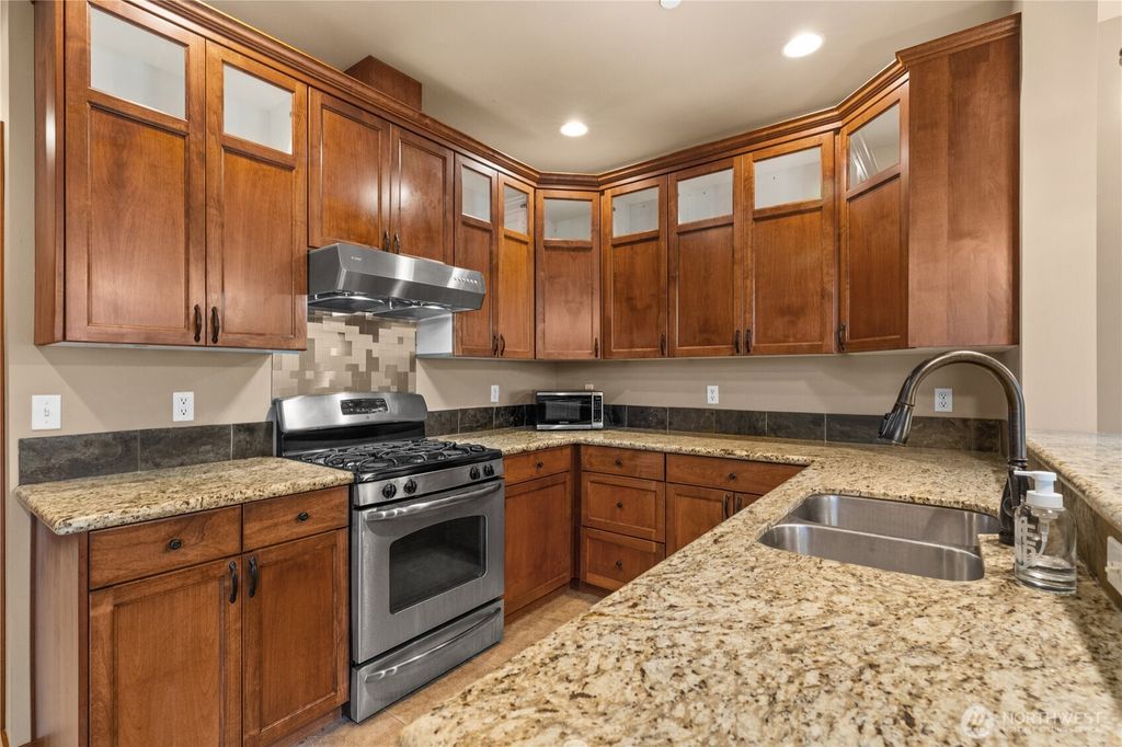 Photo of 14819 35th Avenue W #6, Lynnwood, WA 98087 (MLS # 2493551)