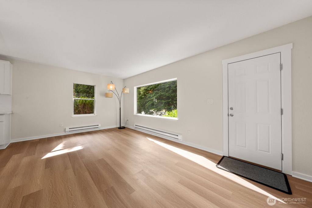 Photo of 14728 32nd Avenue NE, Shoreline, WA 98155 (MLS # 2441045)