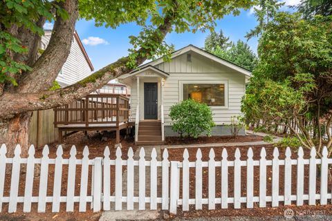 Photo of 14728 32nd Avenue NE, Shoreline, WA 98155 (MLS # 2441045)