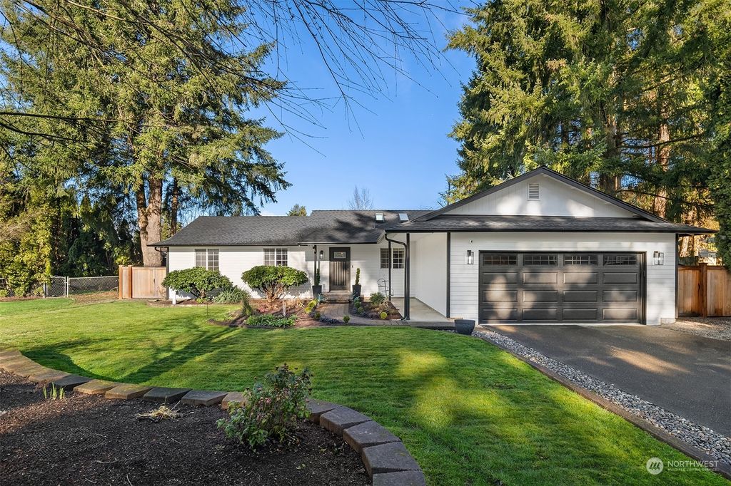 Photo of 32204 Queens Court, Carnation, WA 98014 (MLS # 2320101)