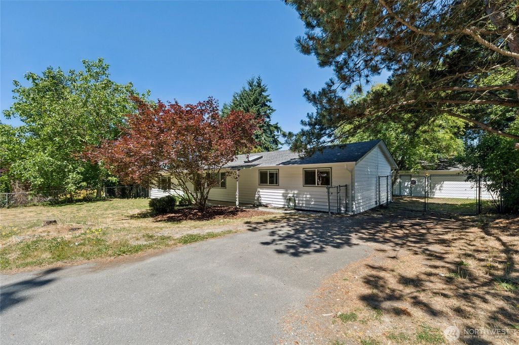 Photo of 19520 Grannis Road, Bothell, WA 98012 (MLS # 2404095)