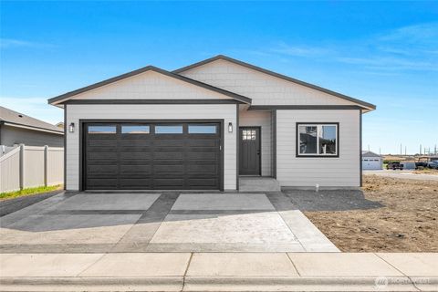 Photo of 2396 Pacific Street, Ephrata, WA 98823 (MLS # 2414818)