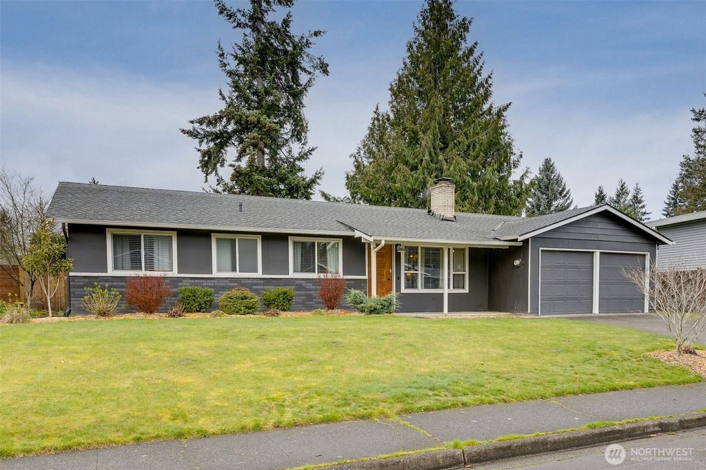 Photo of 17033 130th Avenue SE, Renton, WA 98058 (MLS # 2346622)