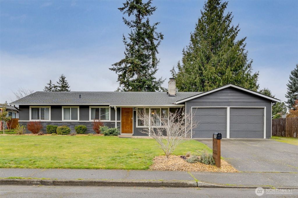Photo of 17033 130th Avenue SE, Renton, WA 98058 (MLS # 2346622)