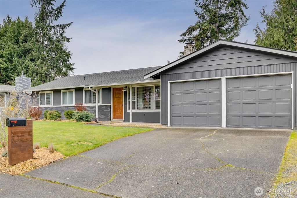 Photo of 17033 130th Avenue SE, Renton, WA 98058 (MLS # 2346622)
