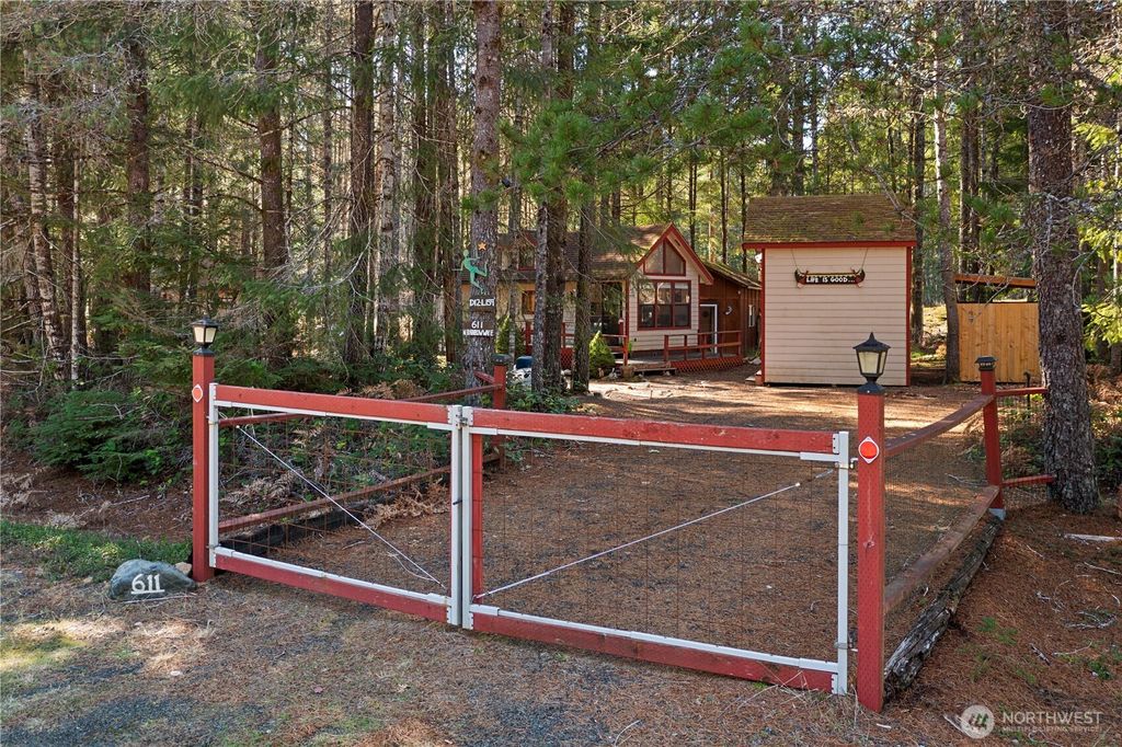 Photo of 611 N Rainbow Way, Hoodsport, WA 98548 (MLS # 2486641)