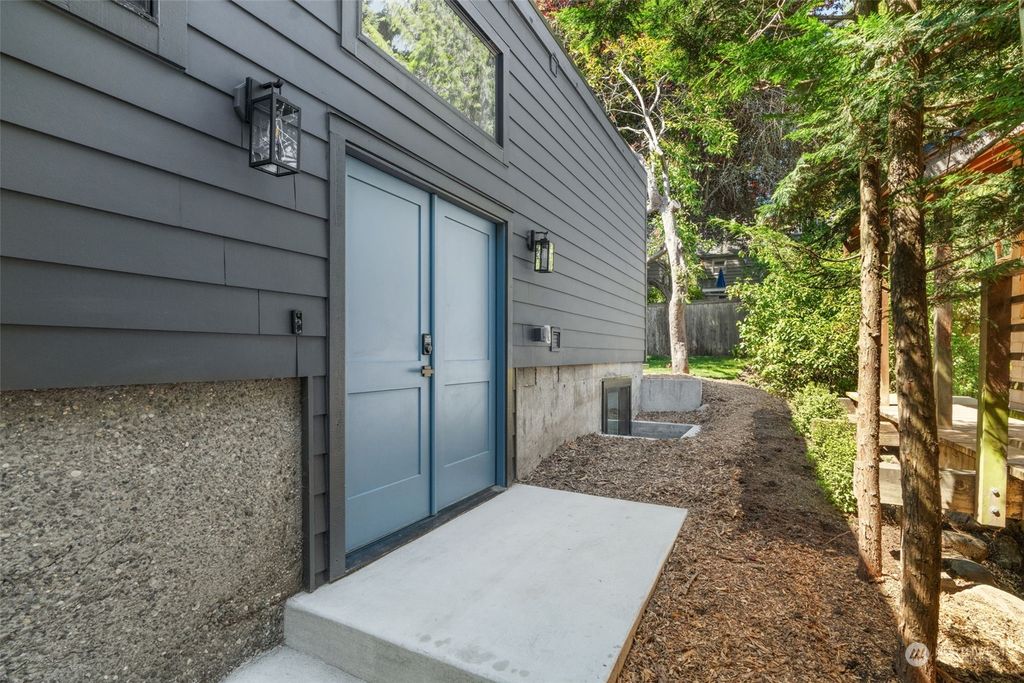 Photo of 7731 34th Avenue NE, Seattle, WA 98115 (MLS # 2145989)