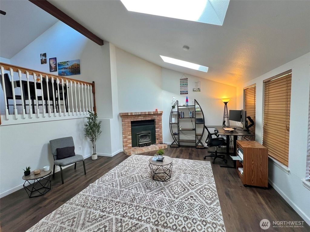 Photo of 11524 SE 322nd Place, Auburn, WA 98092 (MLS # 2518234)