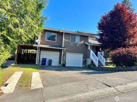 Photo of 11524 SE 322nd Place, Auburn, WA 98092 (MLS # 2518234)