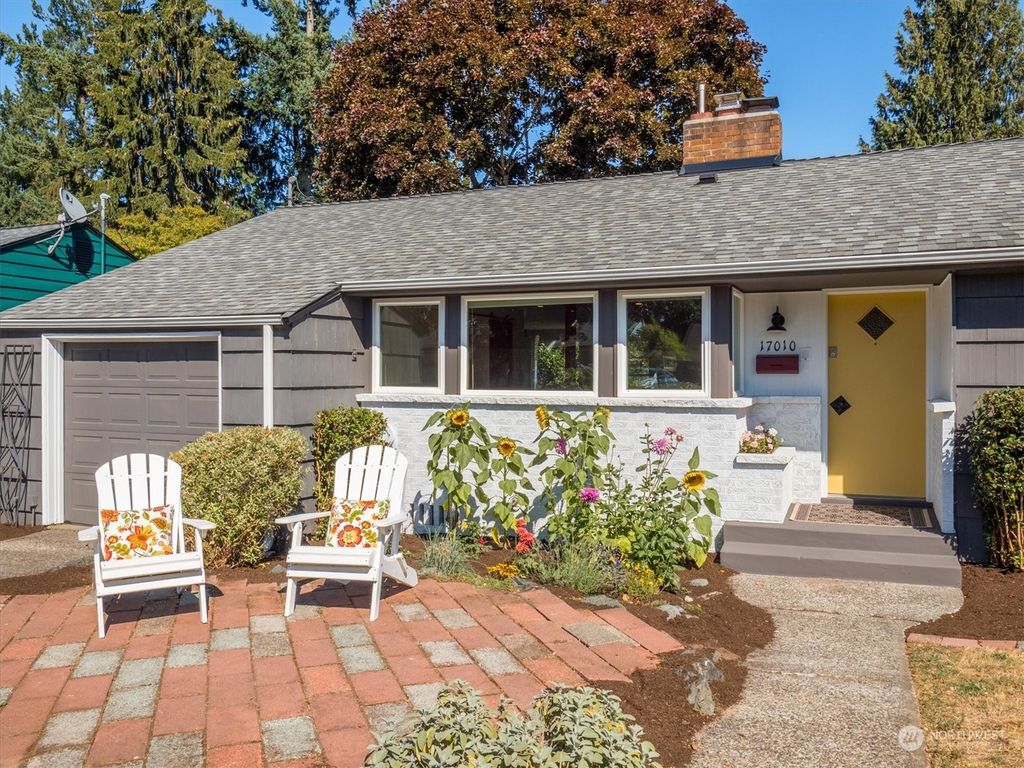 Photo of 17010 13th Avenue NE, Shoreline, WA 98155 (MLS # 2151726)