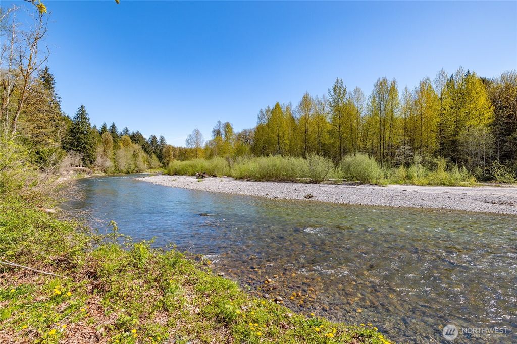 Photo of 402 xx 314th Street NE, Arlington, WA 98223 (MLS # 2365824)