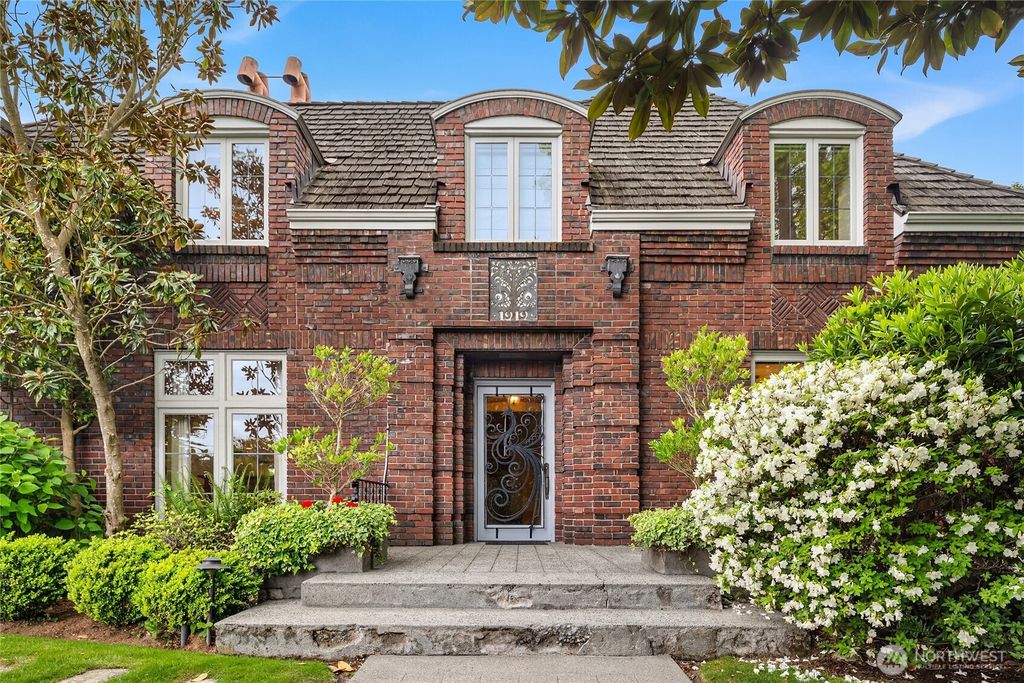 Photo of 1919 Shenandoah Drive E, Seattle, WA 98112 (MLS # 2356927)