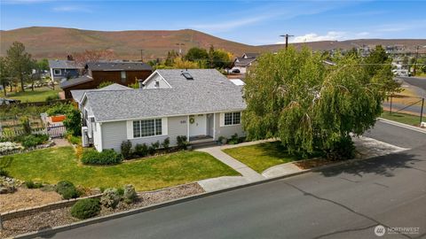 Photo of 291 C Street St SE, Ephrata, WA 98823 (MLS # 2515189)
