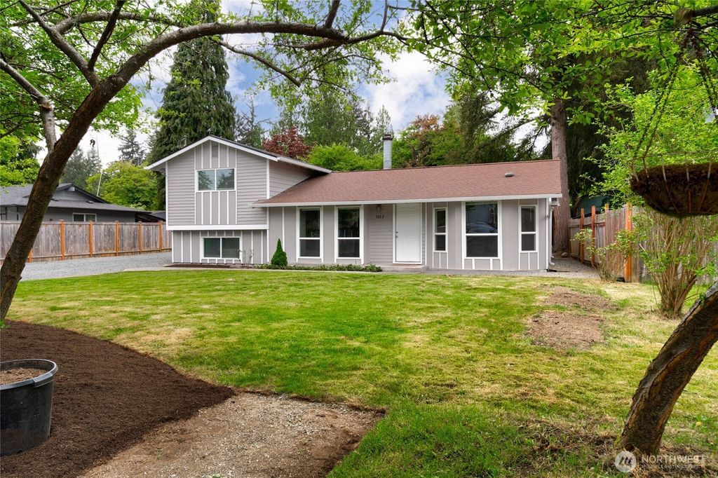 Photo of 5323 129th Place NE, Marysville, WA 98271 (MLS # 2515418)