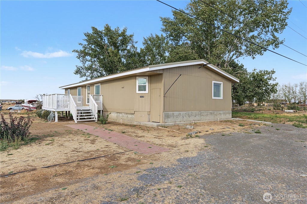 Photo of 10124 Ne Rd 16 NE, Moses Lake, WA 98837 (MLS # 2582481)
