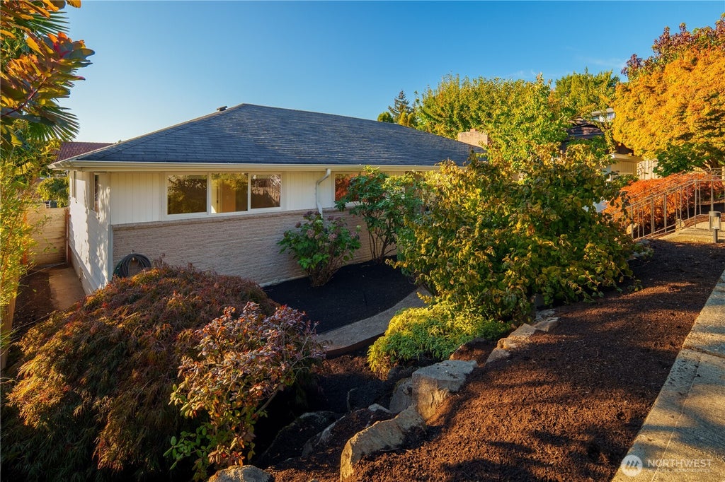 Photo of 9011 44th Avenue SW, Seattle, WA 98136 (MLS # 2592331)