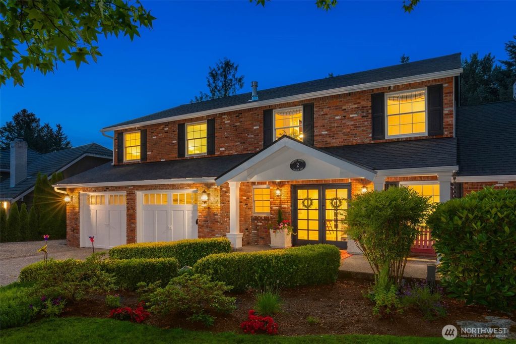 Photo of 2 Tulalip Key, Bellevue, WA 98006 (MLS # 2398132)
