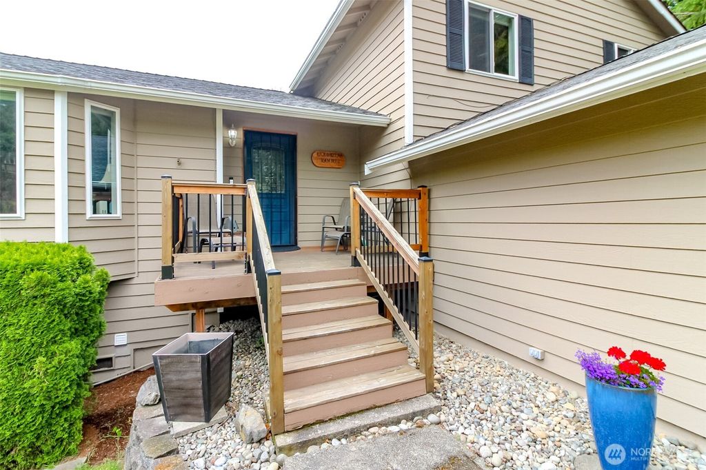 Photo of 26717 213th Place SE, Maple Valley, WA 98038 (MLS # 2394171)