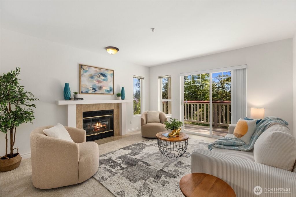 Photo of 18501 SE NEWPORT Way #H235, Issaquah, WA 98027 (MLS # 2502855)