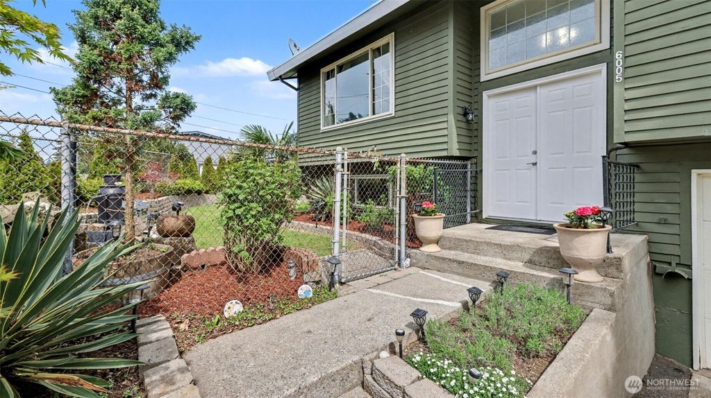 Photo of 6005 S 116th Street, Seattle, WA 98178 (MLS # 2511338)
