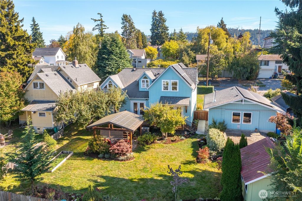 Photo of 1306 23rd St St, Bellingham, WA 98225 (MLS # 2442270)