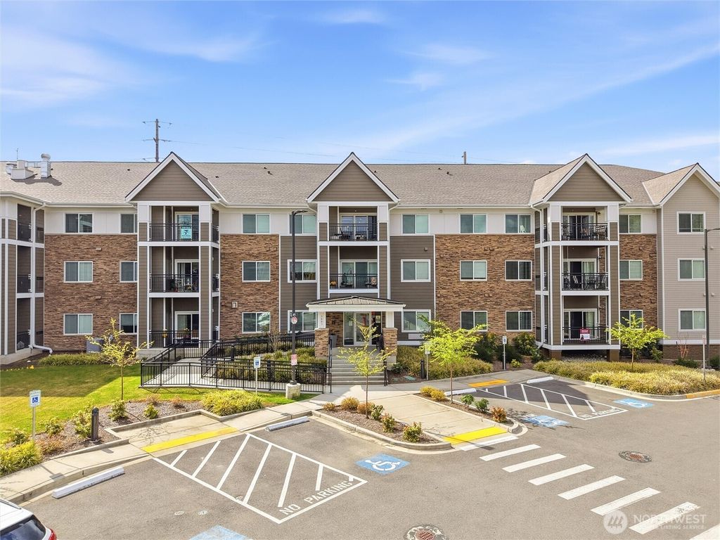 Photo of 3803 17th Street SW #216, Puyallup, WA 98373 (MLS # 2508272)