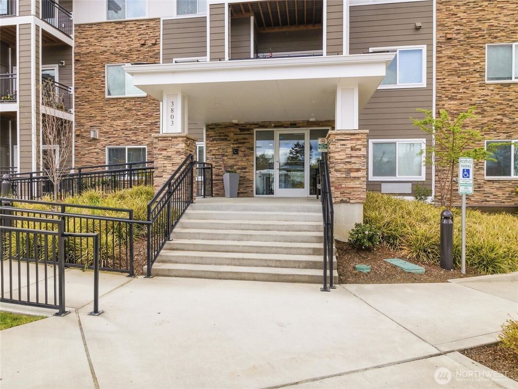 Photo of 3803 17th Street SW #216, Puyallup, WA 98373 (MLS # 2508272)