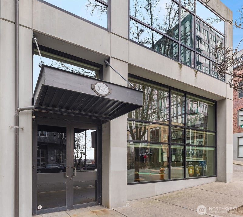 80 Vine Street 2600
