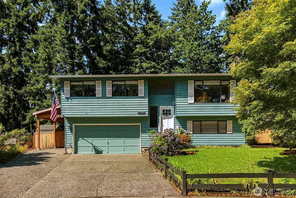 Photo of 18222 19th Drive SE, Bothell, WA 98012 (MLS # 2415278)