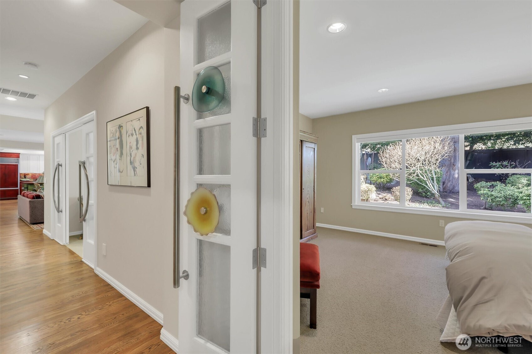 Bellevue, Washington, 98004, United States, 2 Bedrooms Bedrooms, ,3 BathroomsBathrooms,Residential,Active,2035071