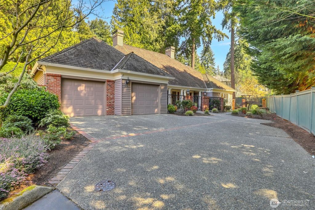 Photo of 1434 108th Avenue NE, Bellevue, WA 98004 (MLS # 2502038)