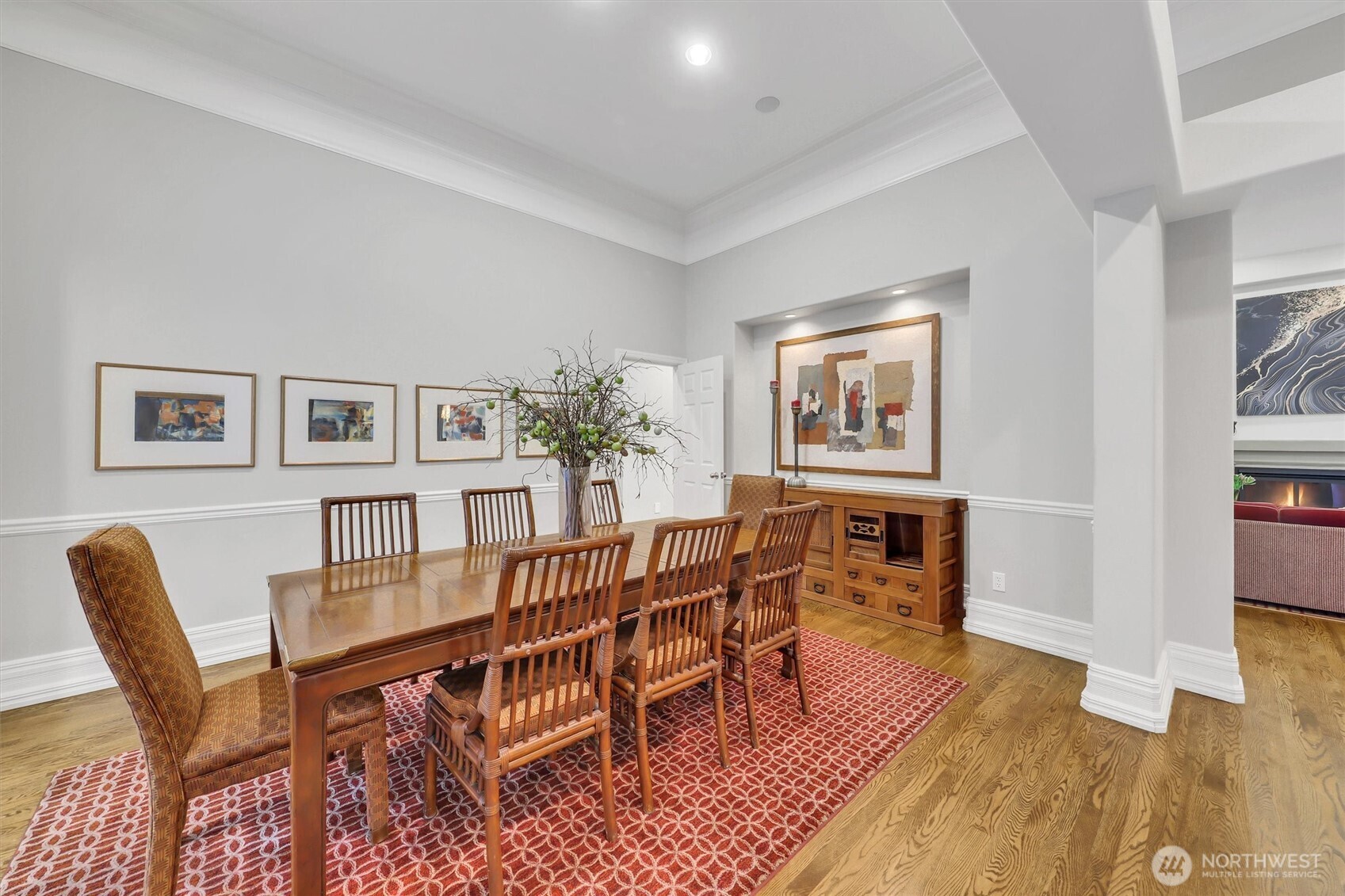 Bellevue, Washington, 98004, United States, 2 Bedrooms Bedrooms, ,3 BathroomsBathrooms,Residential,Active,2035071
