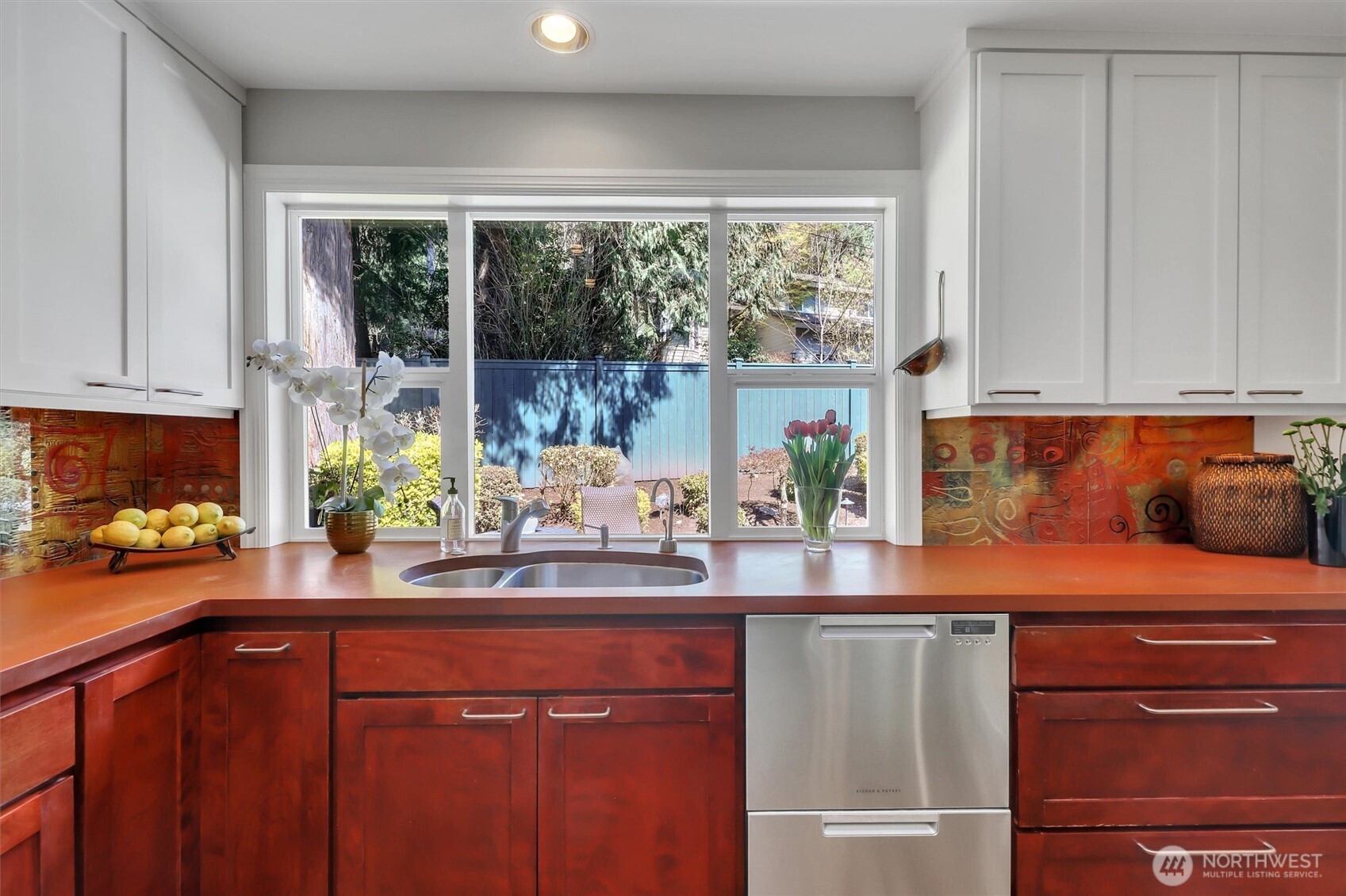 Bellevue, Washington, 98004, United States, 2 Bedrooms Bedrooms, ,3 BathroomsBathrooms,Residential,Active,2035071