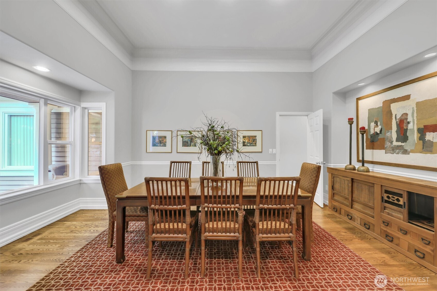 Bellevue, Washington, 98004, United States, 2 Bedrooms Bedrooms, ,3 BathroomsBathrooms,Residential,Active,2035071