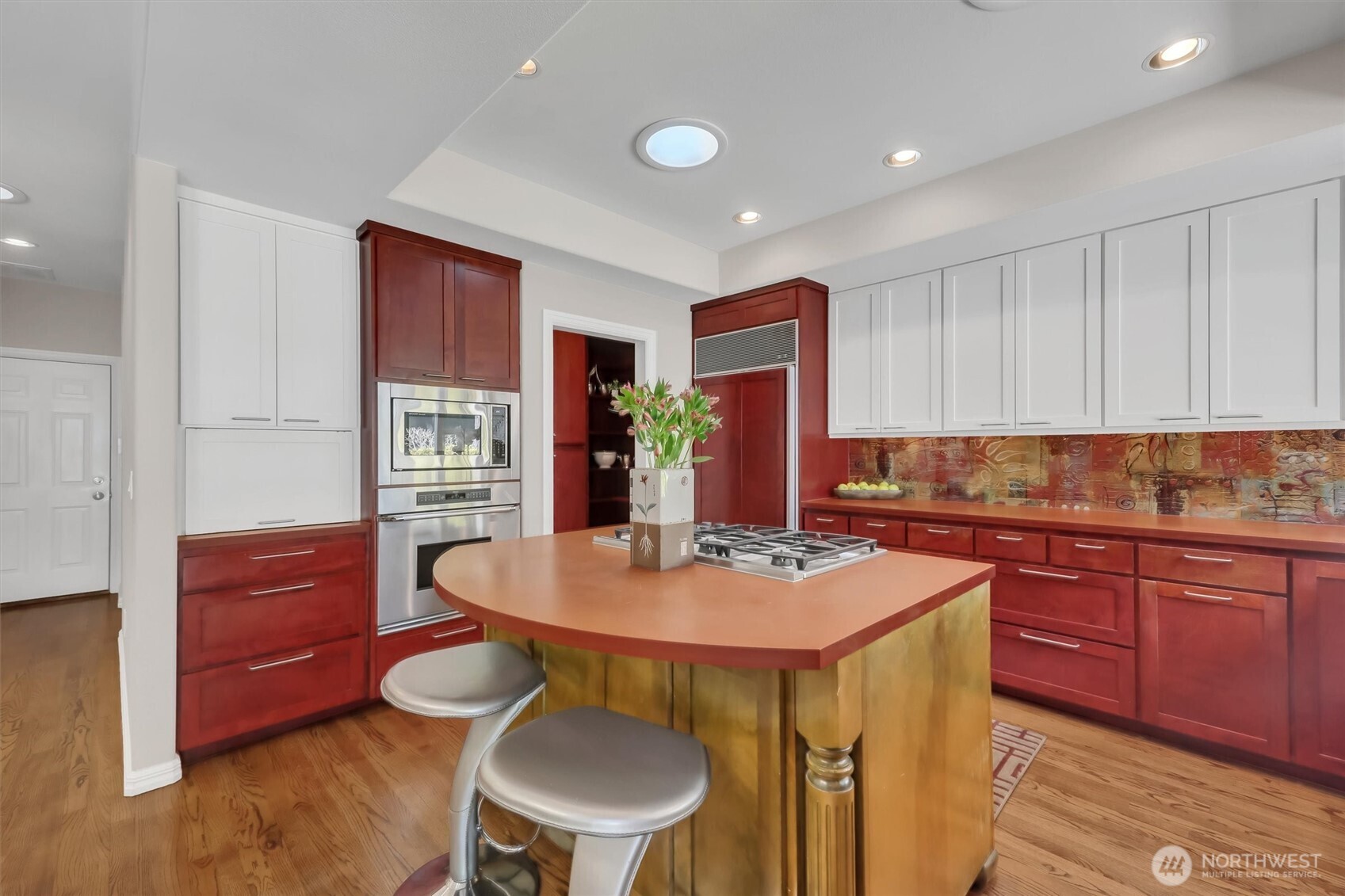 Bellevue, Washington, 98004, United States, 2 Bedrooms Bedrooms, ,3 BathroomsBathrooms,Residential,Active,2035071