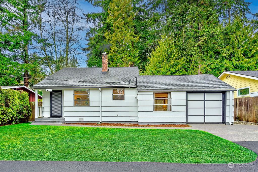 Photo of 14321 26th Avenue NE, Seattle, WA 98125 (MLS # 2042278)