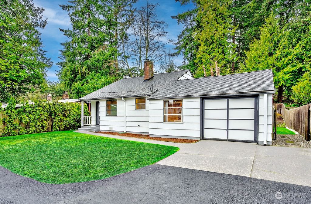 Photo of 14321 26th Avenue NE, Seattle, WA 98125 (MLS # 2042278)