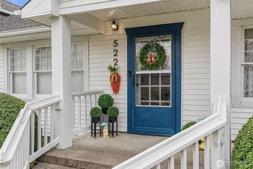 Photo of 522 SW Front Avenue, Castle Rock, WA 98611 (MLS # 2489436)