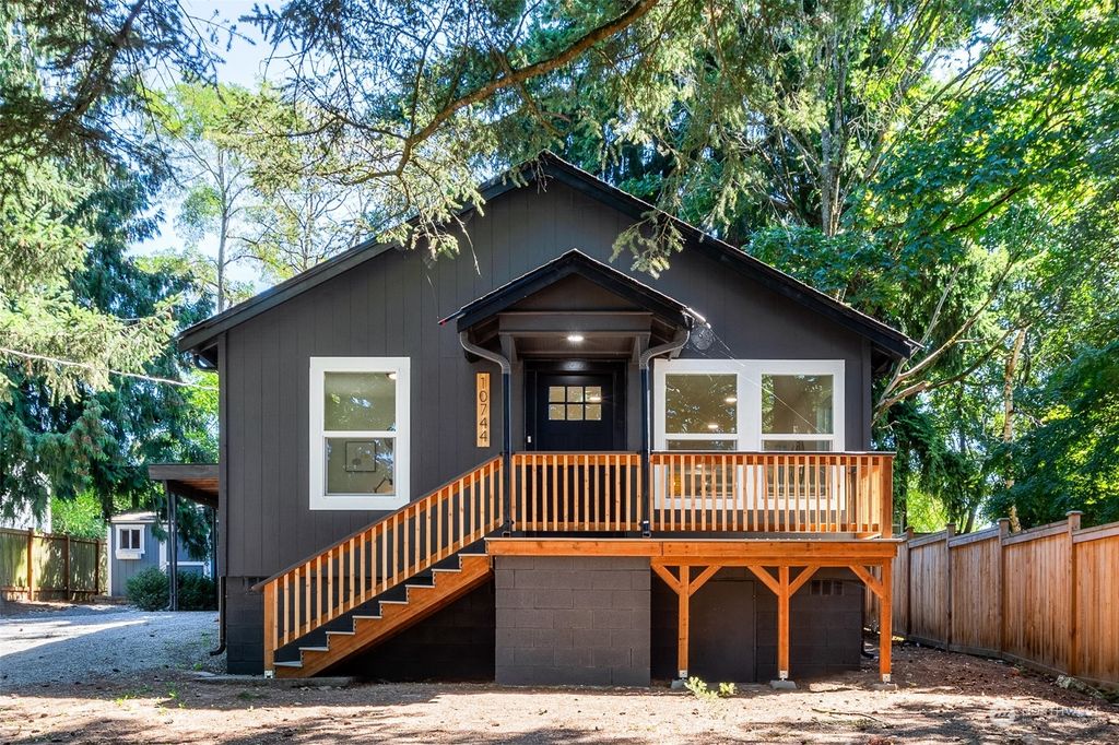 Photo of 10744 17th Avenue SW, Seattle, WA 98146 (MLS # 2172390)