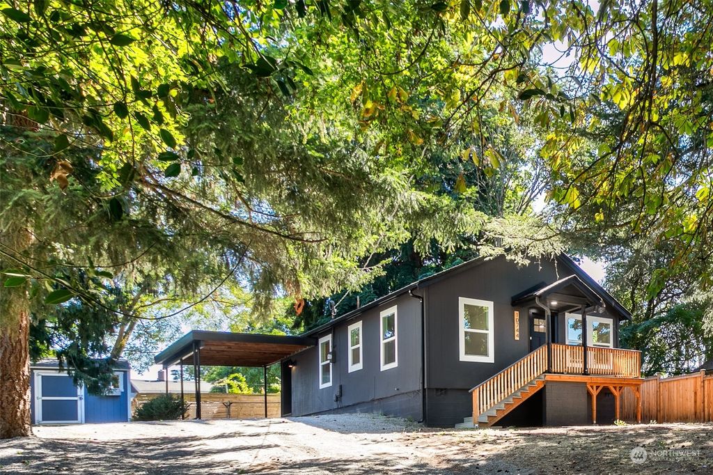 Photo of 10744 17th Avenue SW, Seattle, WA 98146 (MLS # 2172390)