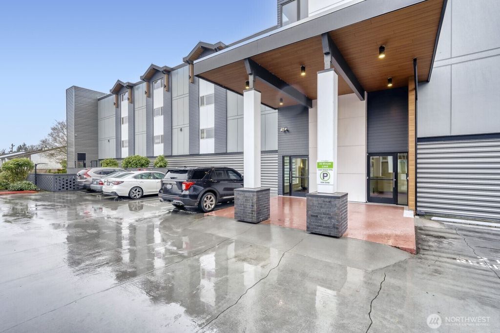 Photo of 2501 Canterbury Lane E #215, Seattle, WA 98112 (MLS # 2479900)