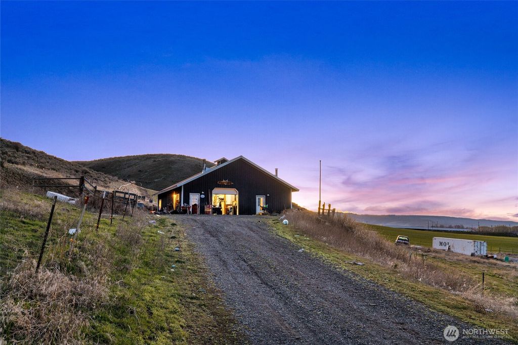 Photo of 1091 Mellergaard Road, Ellensburg, WA 98926 (MLS # 2502677)